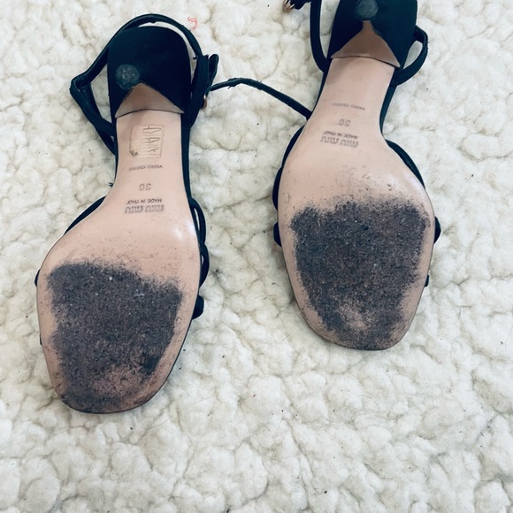 Miu Miu Black Floral Strappy Sandals - Picture 15 of 16